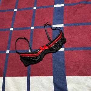 Frederick’s Of Hollywood black red Open Half Cup bra sequins Lingerie underwire